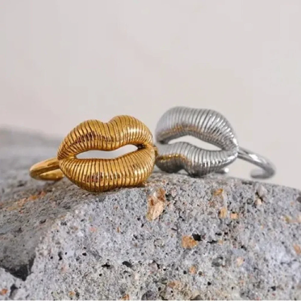 Stainless Steel Lip Resizable Ring Gold Plated Hip Hop Trendy